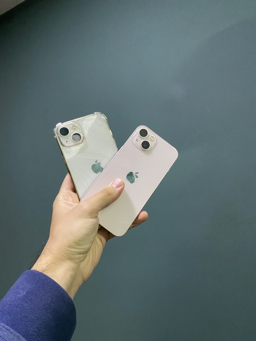 Dos iPhone reparados en el servicio técnico EliumNova, La Matanza